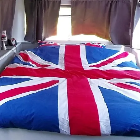 Bed & Breakfast Insolite Bus Le Buckinghambus