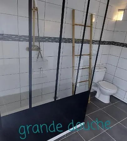 Insolite Bus Le Buckinghambus Bed & Breakfast 3*